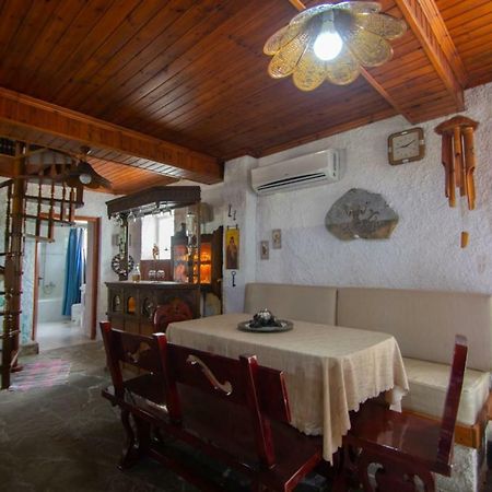Traditional Village House Meson Yerakarion Luaran gambar