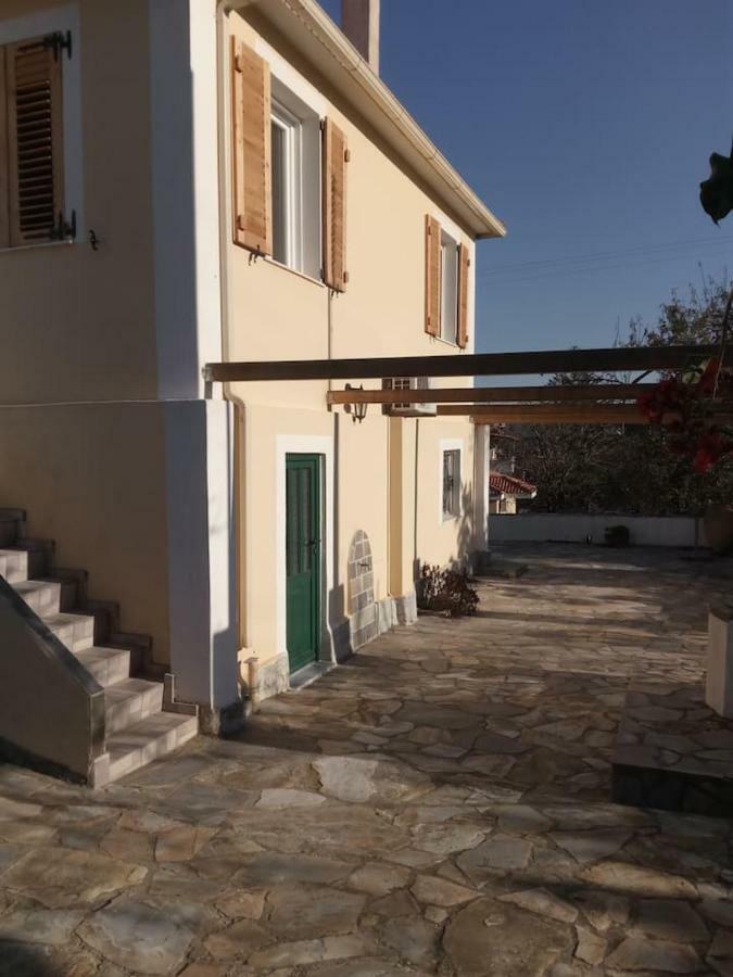 Traditional Village House Meson Yerakarion Luaran gambar
