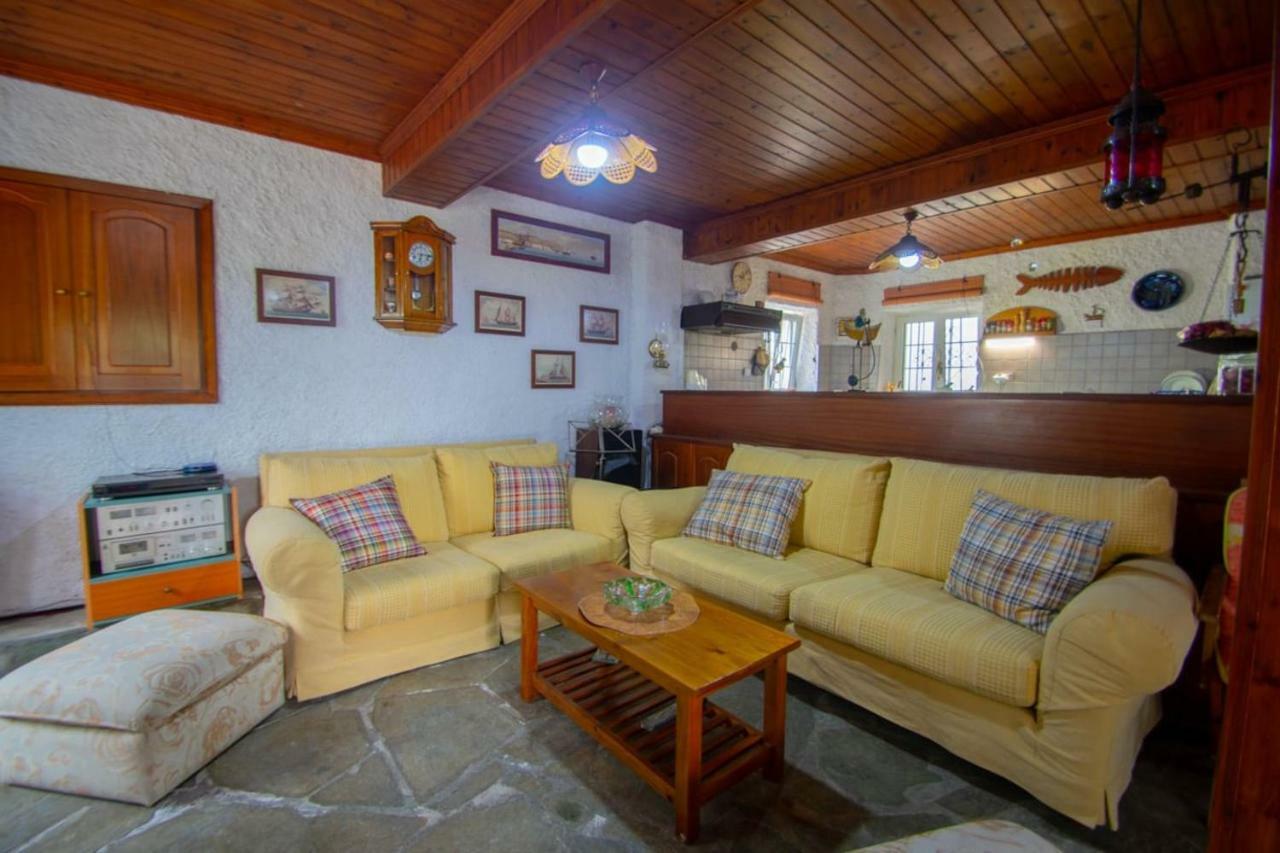 Traditional Village House Meson Yerakarion Luaran gambar