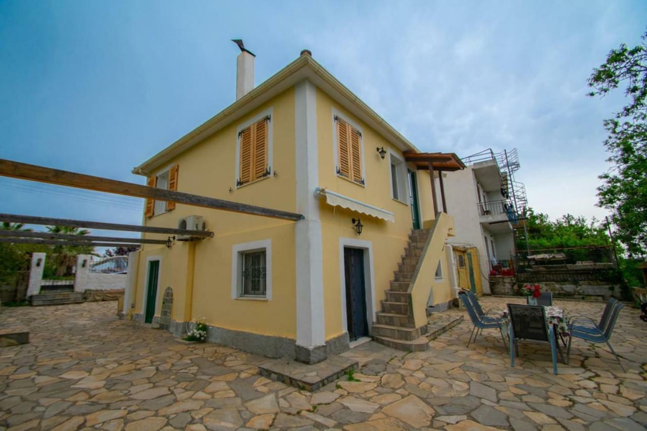 Traditional Village House Meson Yerakarion Luaran gambar